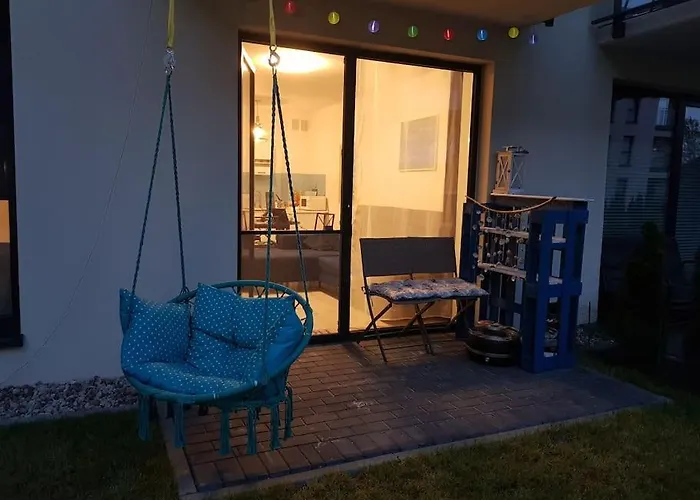 With A Garden Near Port In Διαμέρισμα